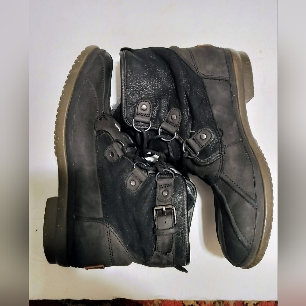 Ugg Cecile Waterproof Leather  Duck Ankle Boots Black, Woman's  SZ 9.